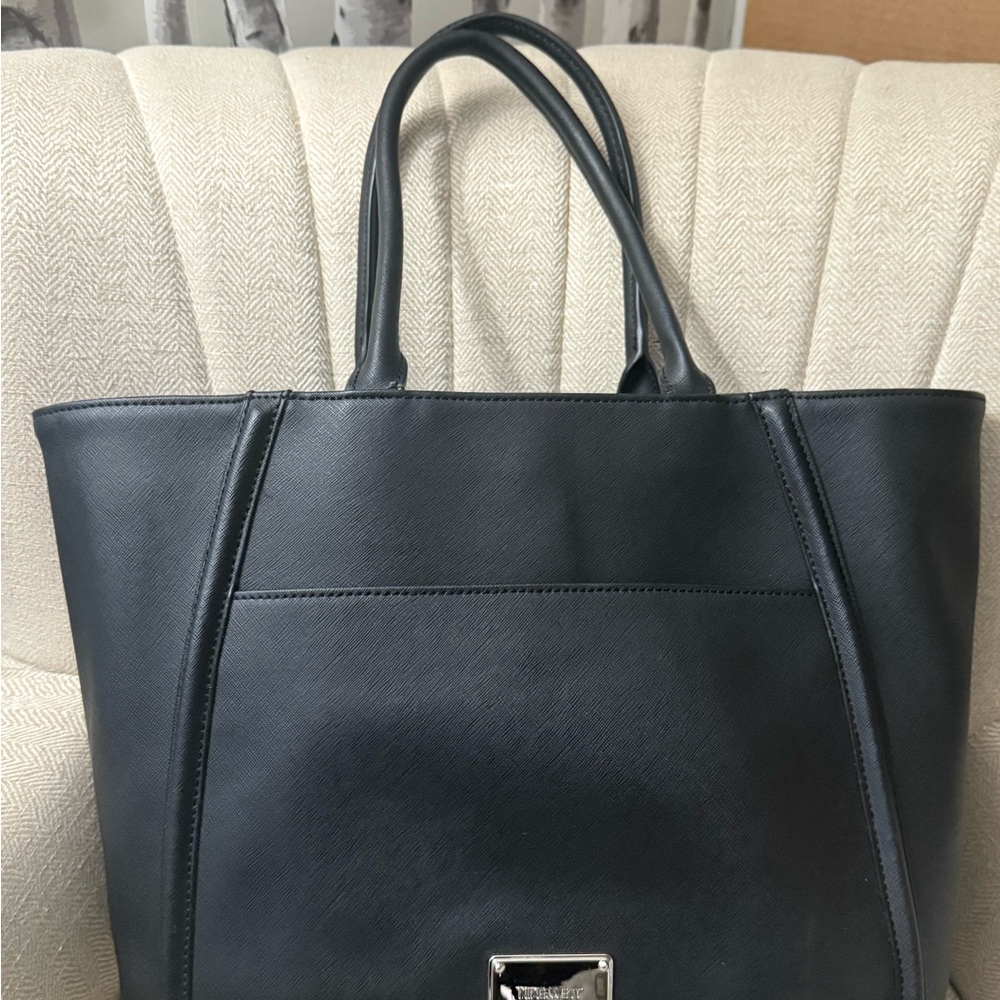 Elegant Black Leather Tote Bag Nine West